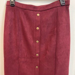 Retrology Suede Style Wine Pencil Skirt w/Gold Button accents Size XS (2)